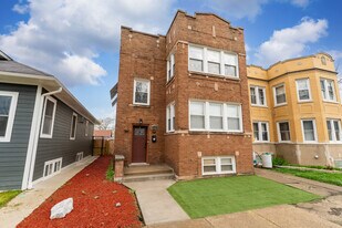 5304 W Cornelia Ave, Unit Unit 2 in Chicago, IL - Building Photo