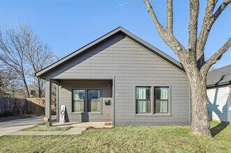 1607 E Terrell Ave in Fort Worth, TX - Building Photo - Building Photo