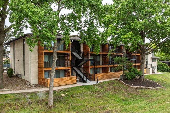 Briar Hill in Kansas City, MO - Foto de edificio - Building Photo