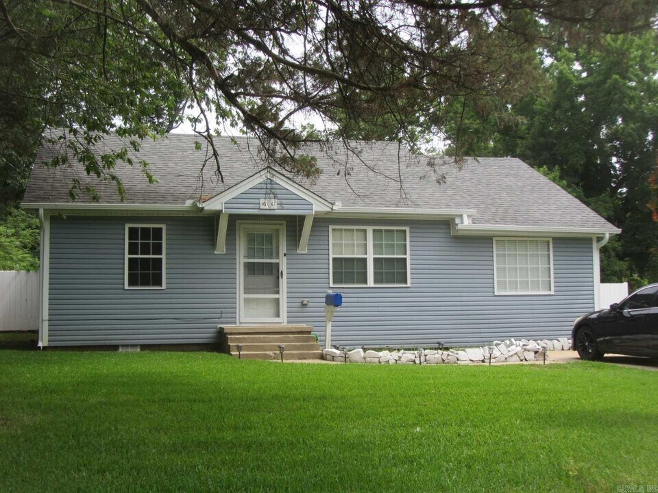 804 Harpole St in Jacksonville, AR - Building Photo
