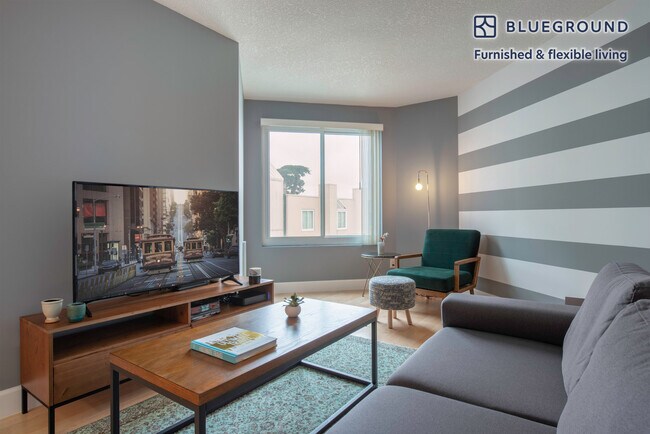 240 Lombard St in San Francisco, CA - Building Photo - Building Photo