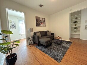 2811 Rosedale St, Unit 3 in Houston, TX - Foto de edificio - Building Photo