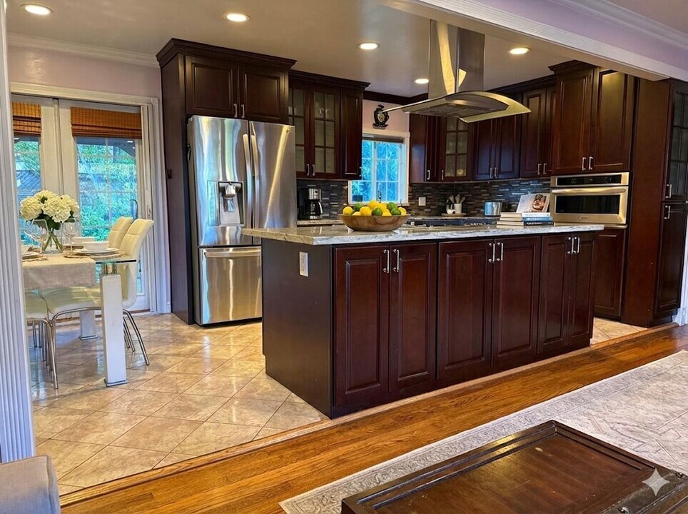 542 Sierra Vista Ave in Mountain View, CA - Building Photo