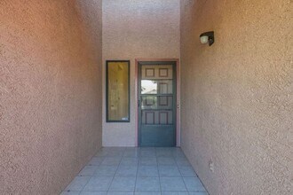 8063 S New Abbey Dr in Tucson, AZ - Building Photo - Building Photo