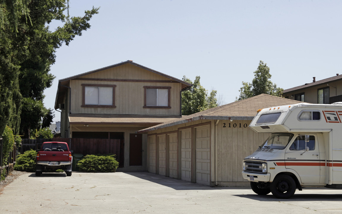 21010 Baker Rd in Castro Valley, CA - Building Photo