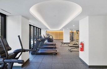 98-10-9863 63rd Rd in Rego Park, NY - Foto de edificio - Building Photo