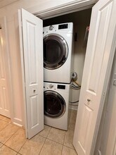 35 East Ave, Unit 2 in Middletown, NY - Foto de edificio - Building Photo