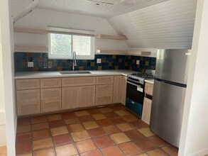 822 Orange Ave, Unit A in Santa Barbara, CA - Foto de edificio - Building Photo