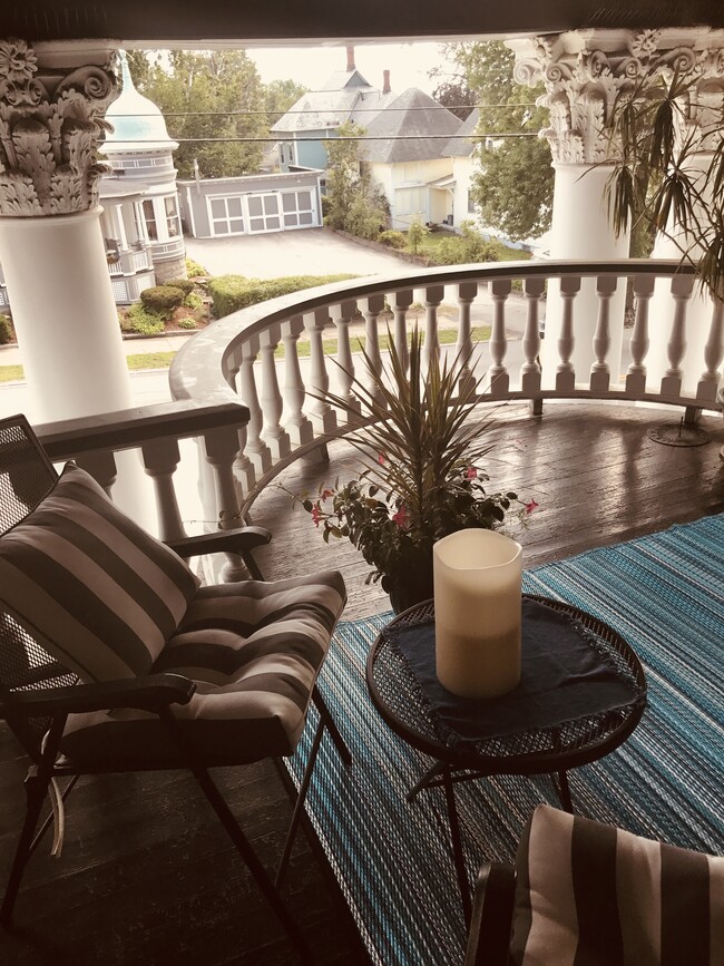 488 Hanover St, Unit 2 in Manchester, NH - Foto de edificio - Building Photo