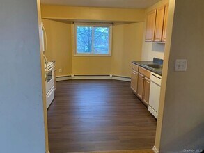 16 Broadway in West Babylon, NY - Building Photo - Building Photo