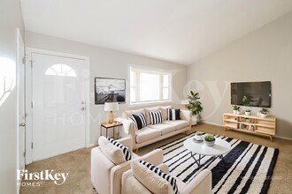 7912 NE 54th St in Kansas City, MO - Foto de edificio - Building Photo