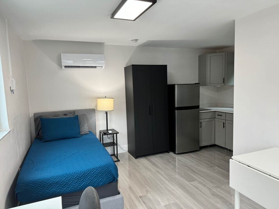 1495 SW 28th Ave, Unit B in Fort Lauderdale, FL - Building Photo