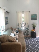 8 El Caney Rd in Worcester, MA - Building Photo - Building Photo