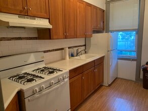 7419 64th Ln, Unit 1 in Glendale, NY - Building Photo - Building Photo