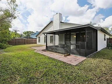 665 Eastpointe Pky in Sarasota, FL - Foto de edificio - Building Photo