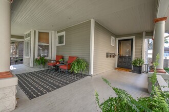 1717 D St, Unit 2 in Lincoln, NE - Foto de edificio - Building Photo