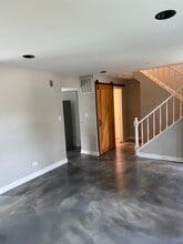 4539 Huntington Blvd in Hoffman Estates, IL - Building Photo - Building Photo