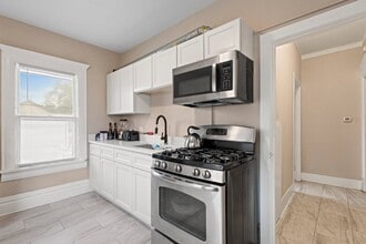 450 W Galena Blvd in Aurora, IL - Foto de edificio - Building Photo