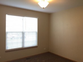 2302 High Ridge Ln in Yorkville, IL - Building Photo - Building Photo