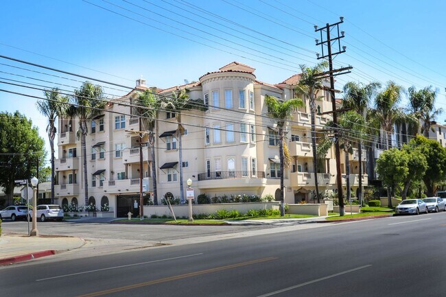 Parc St Clair East in Studio City, CA - Building Photo - Building Photo