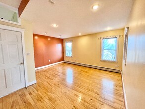 13 Messenger St, Unit 13M-3F in Providence, RI - Building Photo - Building Photo