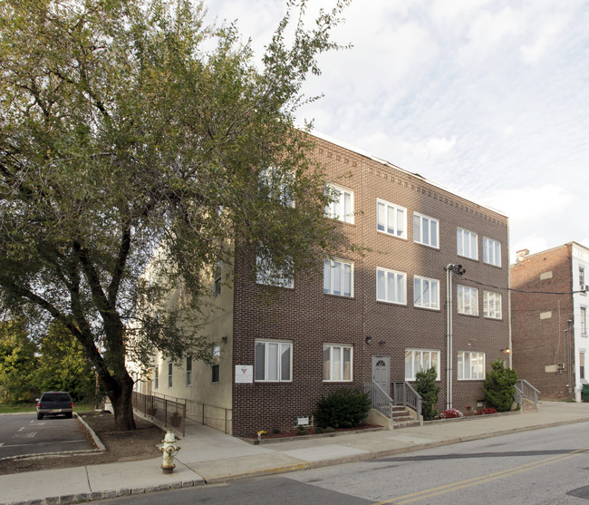 Fletcher House in Camden, NJ - Building Photo - Building Photo