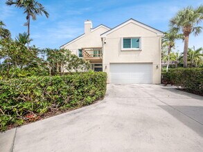 1031 Pine Point Rd in West Palm Beach, FL - Building Photo - Building Photo
