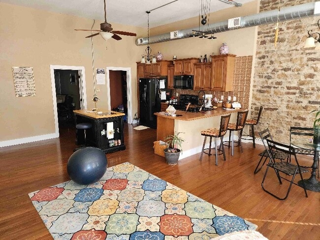 property at 316 Neosho St