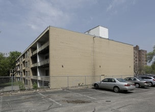 Three-Thirty-Three Oak Grove in Minneapolis, MN - Foto de edificio - Building Photo