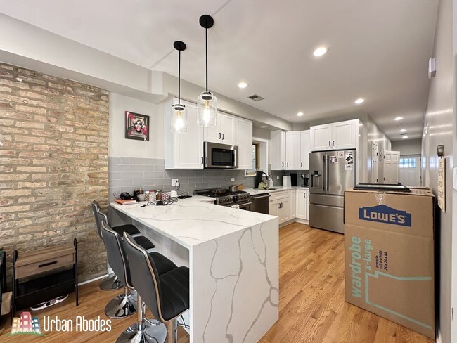 1424 N Bosworth Ave, Unit 1 in Chicago, IL - Building Photo - Building Photo