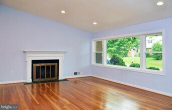 9710 Holmhurst Rd in Bethesda, MD - Building Photo - Building Photo
