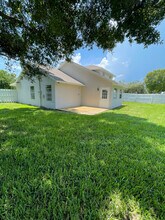 116 Alhambra Ave in Sebastian, FL - Foto de edificio - Building Photo