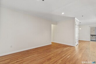 44 Pleasant St in Danbury, CT - Building Photo - Building Photo