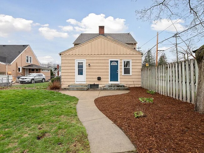 142 East Ave N in Battle Creek, MI - Building Photo - Building Photo