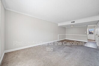 7906 Oak Meadow Ct in Charlotte, NC - Building Photo - Building Photo