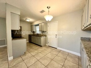 116 N College St in Leesburg, FL - Building Photo - Building Photo