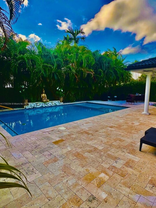 4342 SW 159th Path in Miami, FL - Building Photo