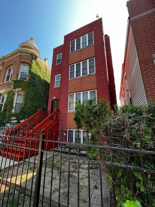 2631 W Hirsch St in Chicago, IL - Building Photo
