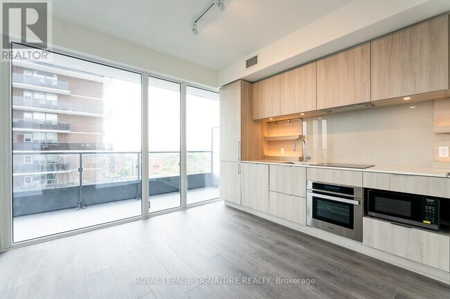 28 Ann St in Mississauga, ON - Building Photo - Building Photo