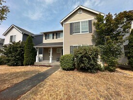 2132 Bobs Hollow Ln in Dupont, WA - Building Photo