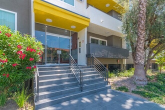 Gramercy Place Apartments in Los Angeles, CA - Building Photo - Building Photo