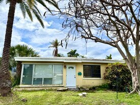 1121 NE 16th Terrace in Fort Lauderdale, FL - Building Photo