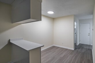 The Folly Townhomes in Charleston, SC - Building Photo - Interior Photo