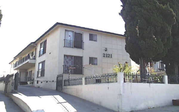 2121 W Court St in Los Angeles, CA - Foto de edificio - Building Photo