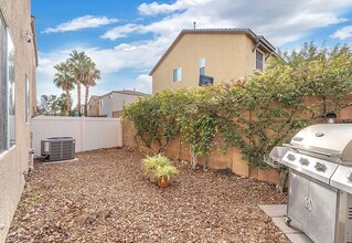 7765 Hampton Park Ln in Las Vegas, NV - Building Photo - Building Photo