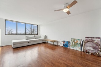 4401 Cherry Hill Rd in Arlington, VA - Foto de edificio - Building Photo