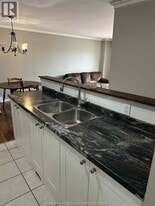 276 Merritt Ave in Chatham, ON - Building Photo