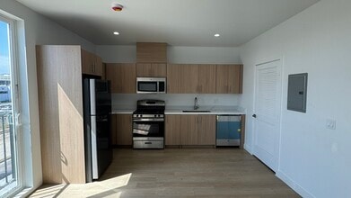 11814 Aviation Blvd in Inglewood, CA - Building Photo - Building Photo