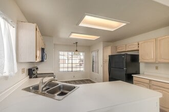 8910 N 114th Dr in Peoria, AZ - Building Photo - Building Photo