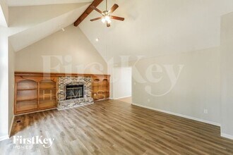 11584 Earnshaw St in Overland Park, KS - Building Photo - Building Photo